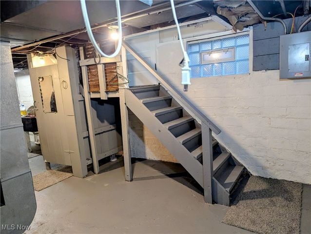 10604 Saint Mark Avenue, Cleveland, OH 44111