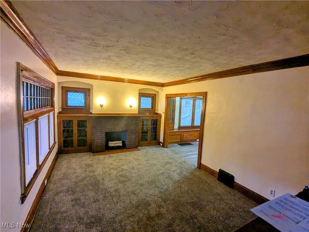 10604 Saint Mark Avenue, Cleveland, OH 44111