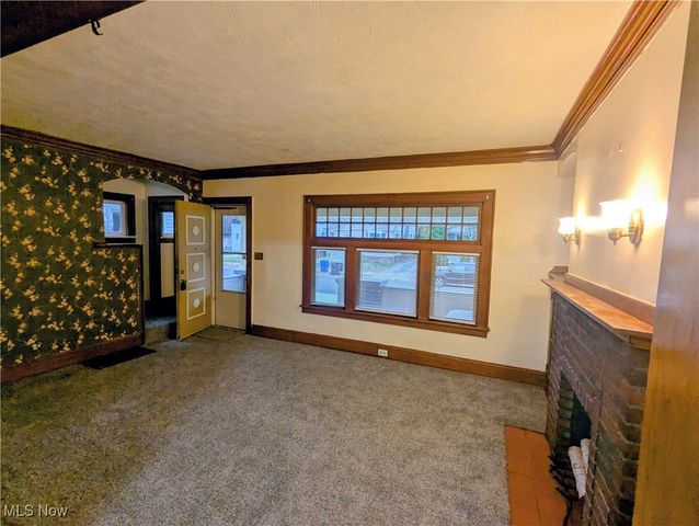 10604 Saint Mark Avenue, Cleveland, OH 44111