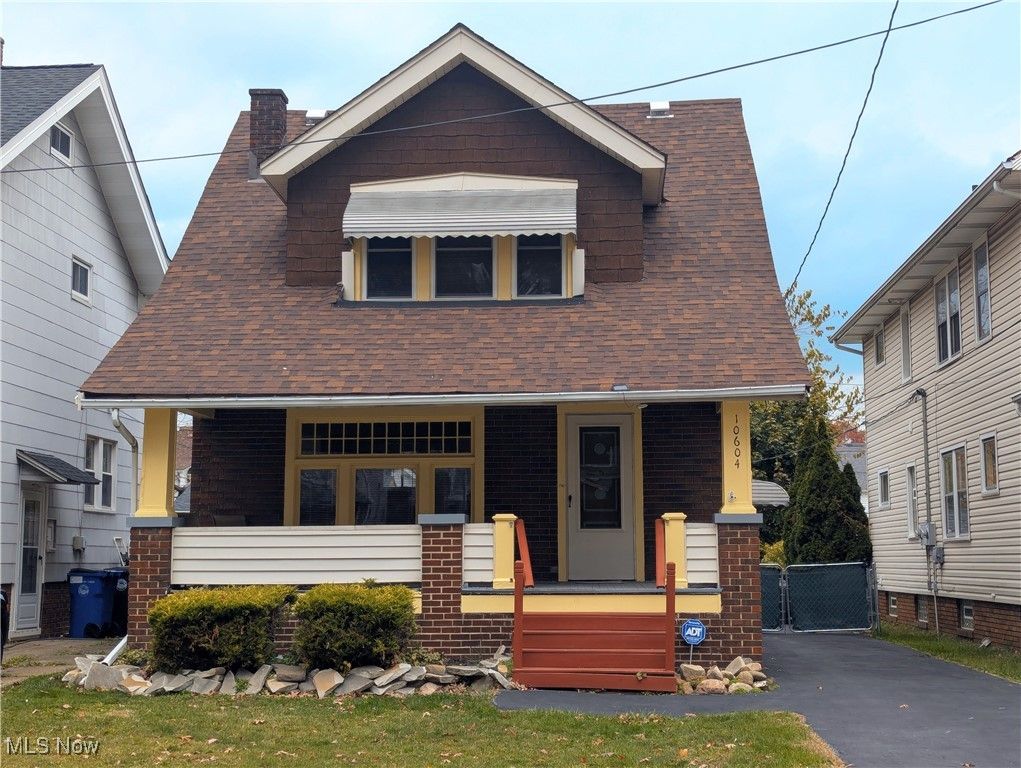 10604 Saint Mark Avenue, Cleveland, OH 44111