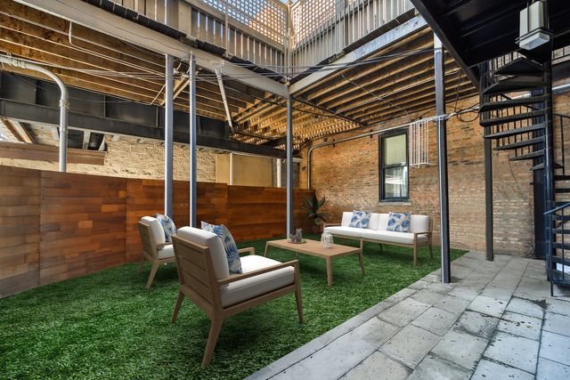 2054 N Mohawk Street, Chicago, IL 60614