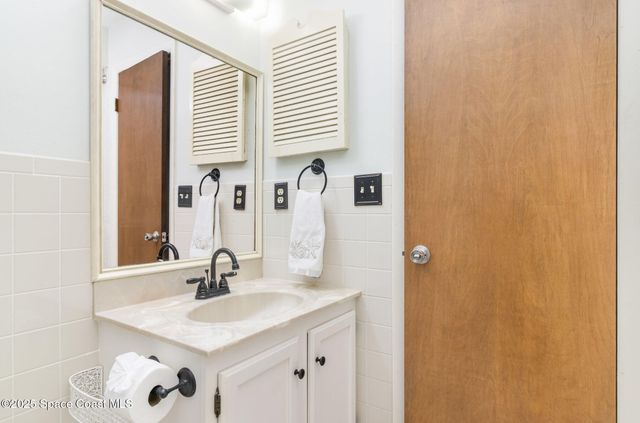 127 Harmony Place 9-E, Melbourne Beach, FL 32951