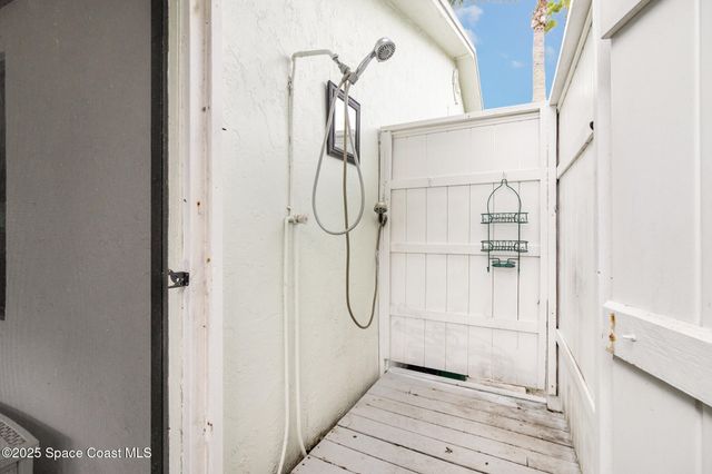 127 Harmony Place 9-E, Melbourne Beach, FL 32951