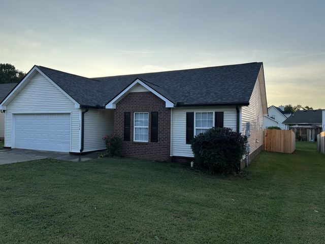 1648 Saint Andrews Dr, Murfreesboro, TN 37128