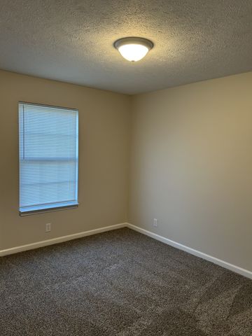 1648 Saint Andrews Dr, Murfreesboro, TN 37128