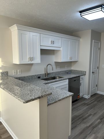 1648 Saint Andrews Dr, Murfreesboro, TN 37128