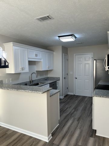 1648 Saint Andrews Dr, Murfreesboro, TN 37128