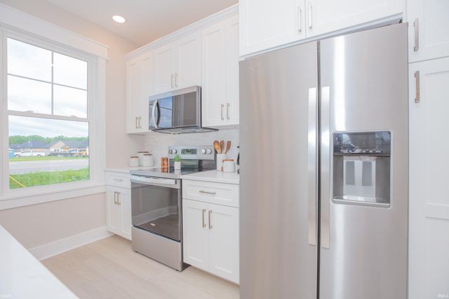 8445 Bell Crossing Drive, Newburgh, IN 47630