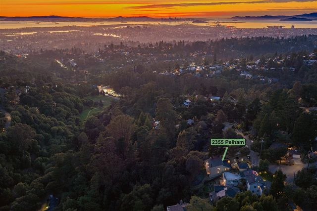 2355 Pelham Pl, Oakland, CA 94611
