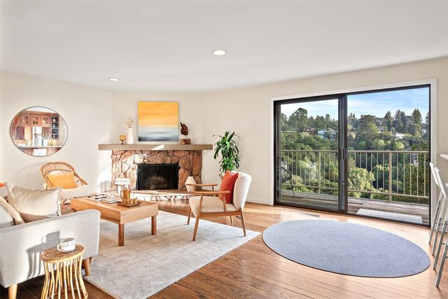 2355 Pelham Pl, Oakland, CA 94611