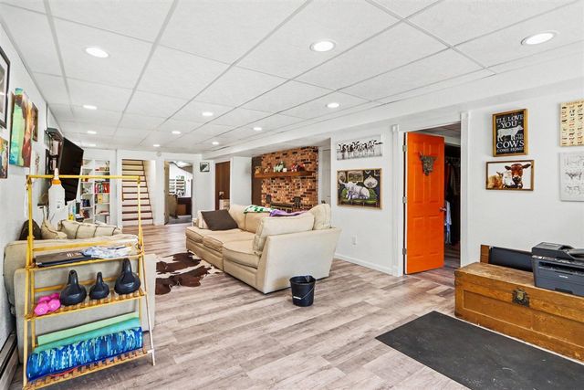 9880 N 16th Street, Plainwell, MI 49080