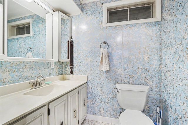 9880 N 16th Street, Plainwell, MI 49080