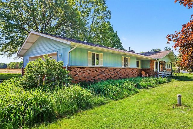 9880 N 16th Street, Plainwell, MI 49080