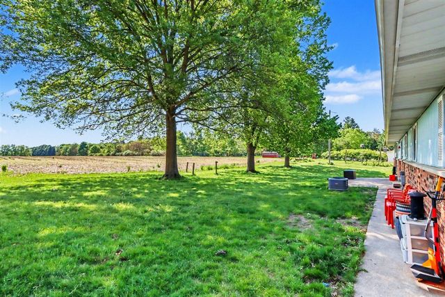 9880 N 16th Street, Plainwell, MI 49080