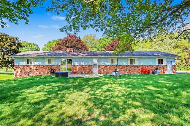 9880 N 16th Street, Plainwell, MI 49080