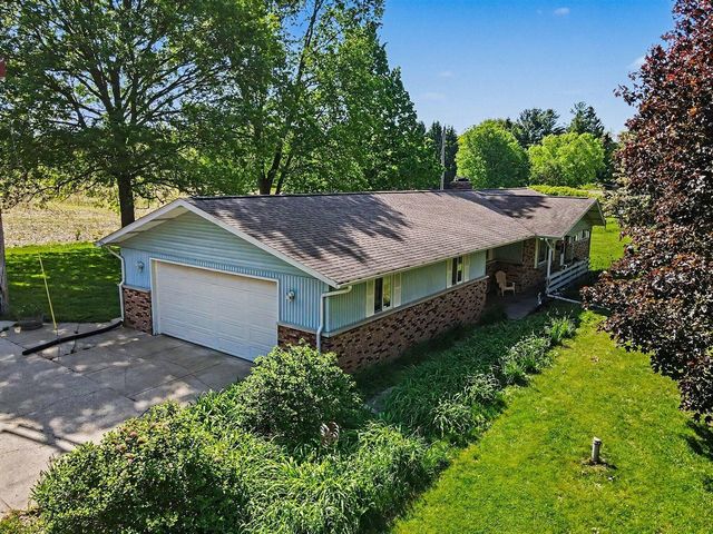 9880 N 16th Street, Plainwell, MI 49080