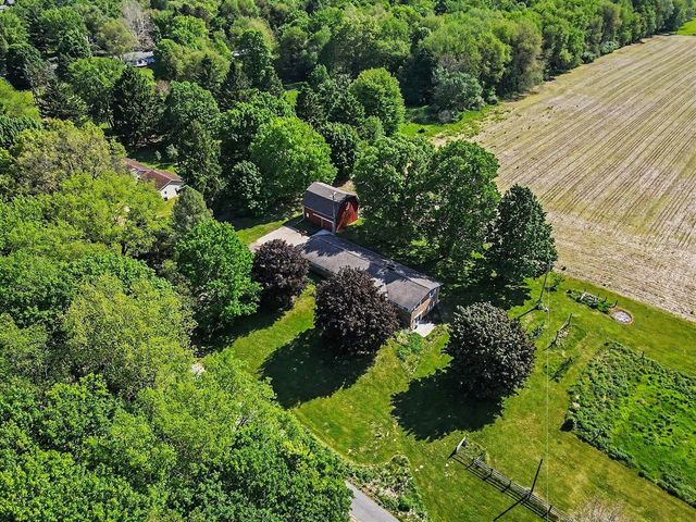 9880 N 16th Street, Plainwell, MI 49080