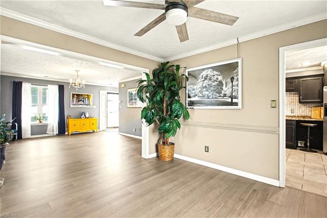 12 Gallaer CT, Hampton, VA 23666