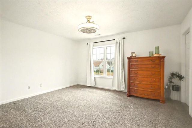 12 Gallaer CT, Hampton, VA 23666