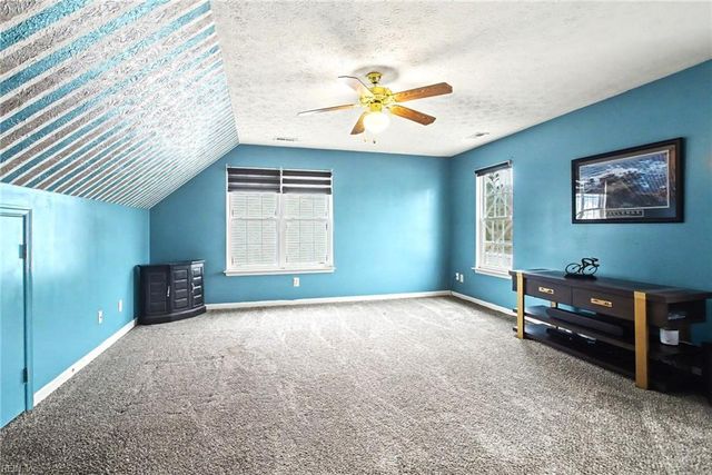 12 Gallaer CT, Hampton, VA 23666