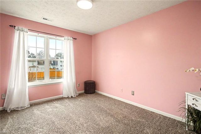 12 Gallaer CT, Hampton, VA 23666