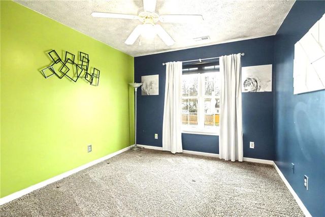 12 Gallaer CT, Hampton, VA 23666