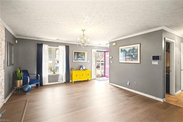 12 Gallaer CT, Hampton, VA 23666