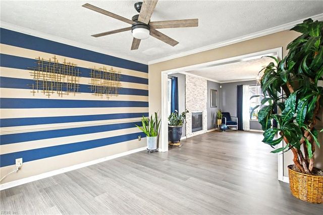 12 Gallaer CT, Hampton, VA 23666