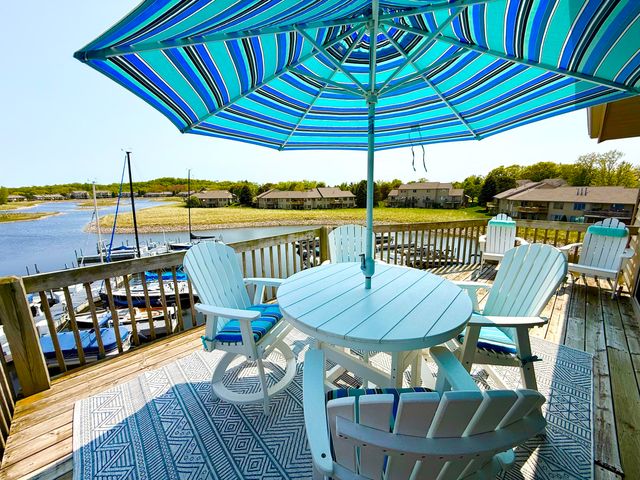 3633 Marina View Point, Muskegon, MI 49441