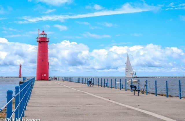 3633 Marina View Point, Muskegon, MI 49441