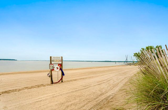 3633 Marina View Point, Muskegon, MI 49441