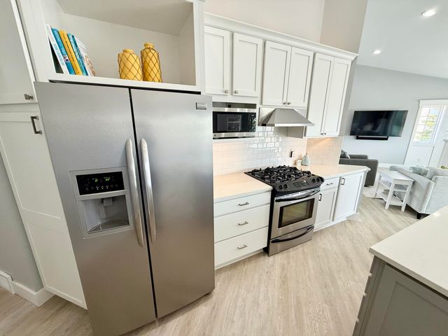 3633 Marina View Point, Muskegon, MI 49441