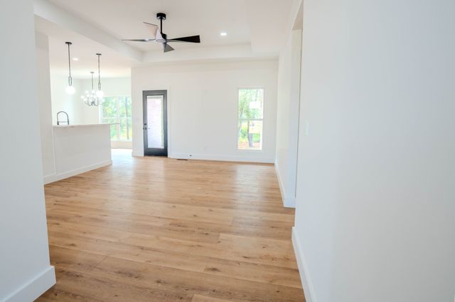 200 Bear Dr, Loretto, TN 38469