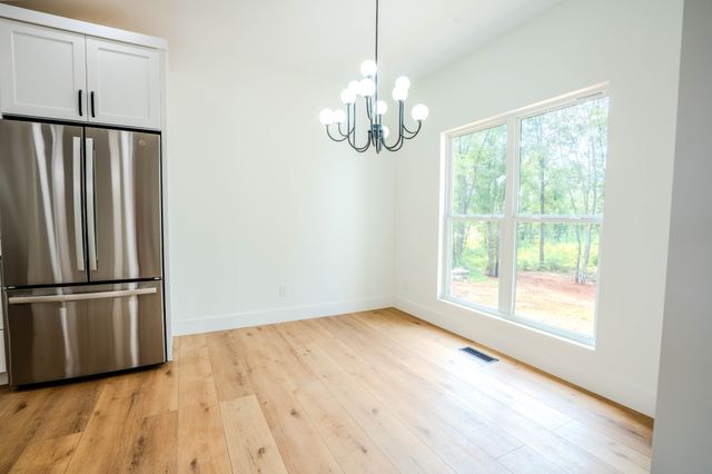 200 Bear Dr, Loretto, TN 38469