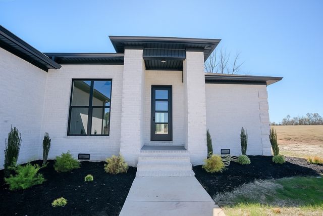 200 Bear Dr, Loretto, TN 38469