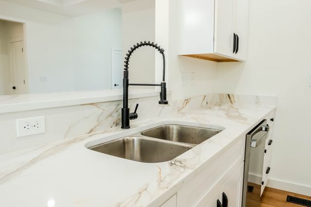 200 Bear Dr, Loretto, TN 38469