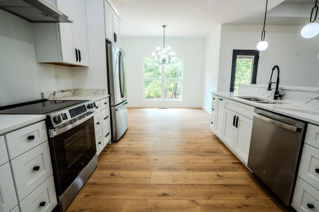 200 Bear Dr, Loretto, TN 38469