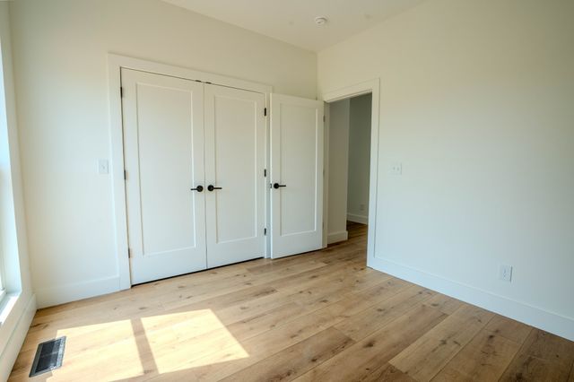 200 Bear Dr, Loretto, TN 38469