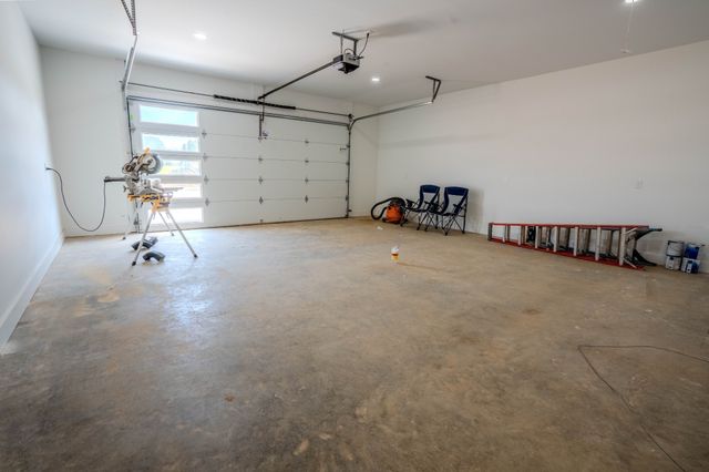 200 Bear Dr, Loretto, TN 38469