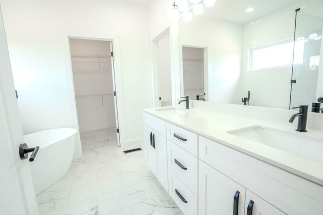 200 Bear Dr, Loretto, TN 38469