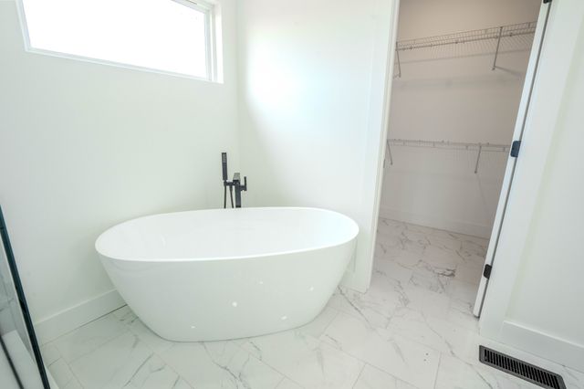 200 Bear Dr, Loretto, TN 38469