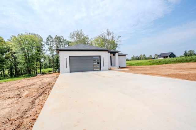 200 Bear Dr, Loretto, TN 38469