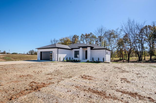 200 Bear Dr, Loretto, TN 38469