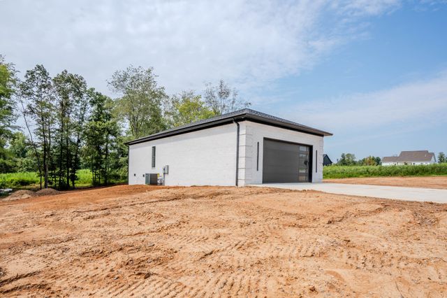 200 Bear Dr, Loretto, TN 38469