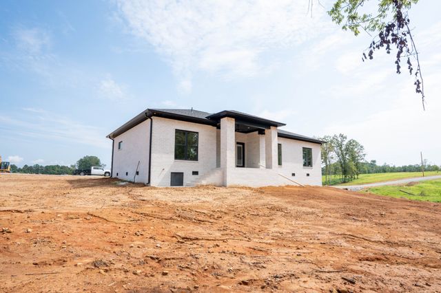 200 Bear Dr, Loretto, TN 38469