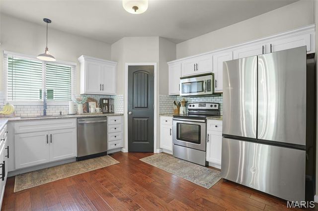 3405 Crescent Court, Wood River, IL 62095