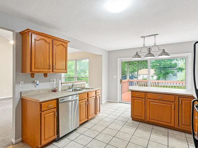 606 ADENS WOODS CT, Columbia, MO 65201