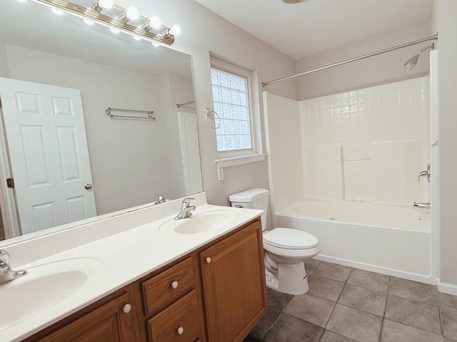 606 ADENS WOODS CT, Columbia, MO 65201