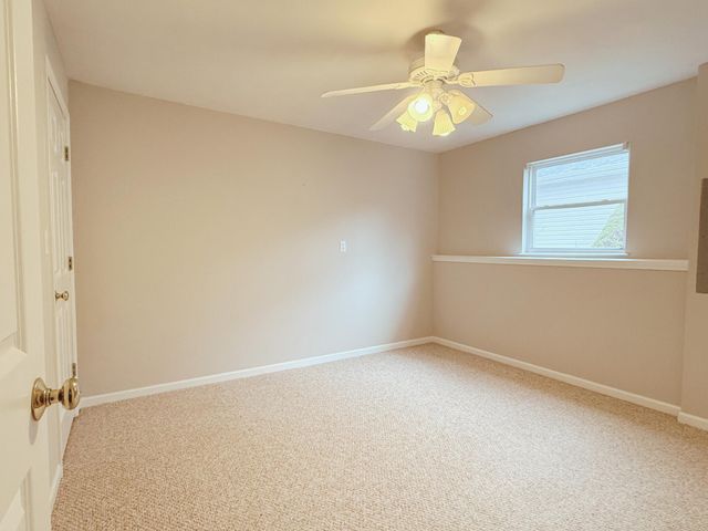 606 ADENS WOODS CT, Columbia, MO 65201