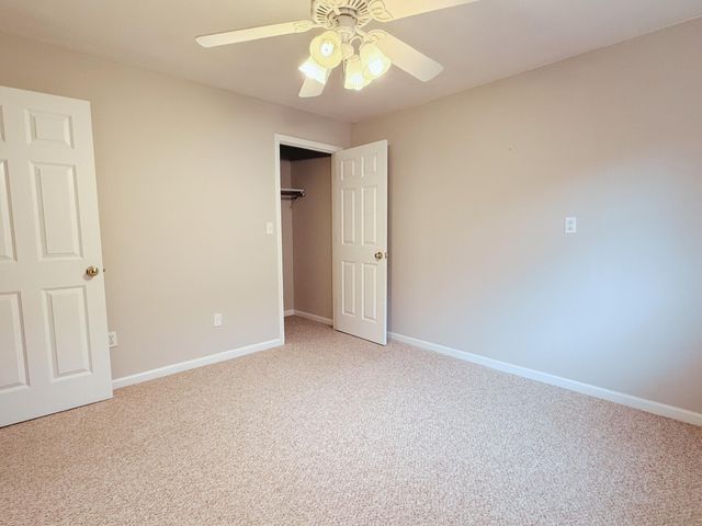 606 ADENS WOODS CT, Columbia, MO 65201